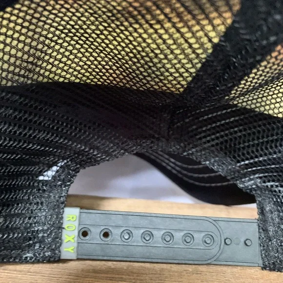 ROXY! - Picture 7 of 8